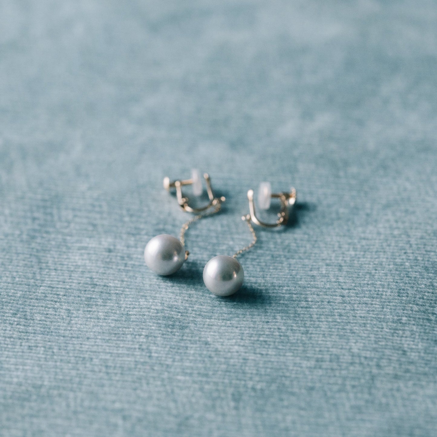 Single earrings LBl/W